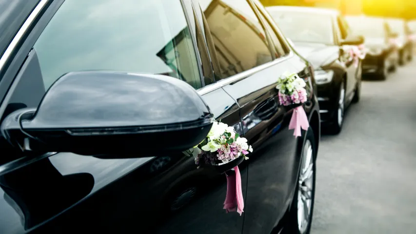 Voitures décorées pour mariage